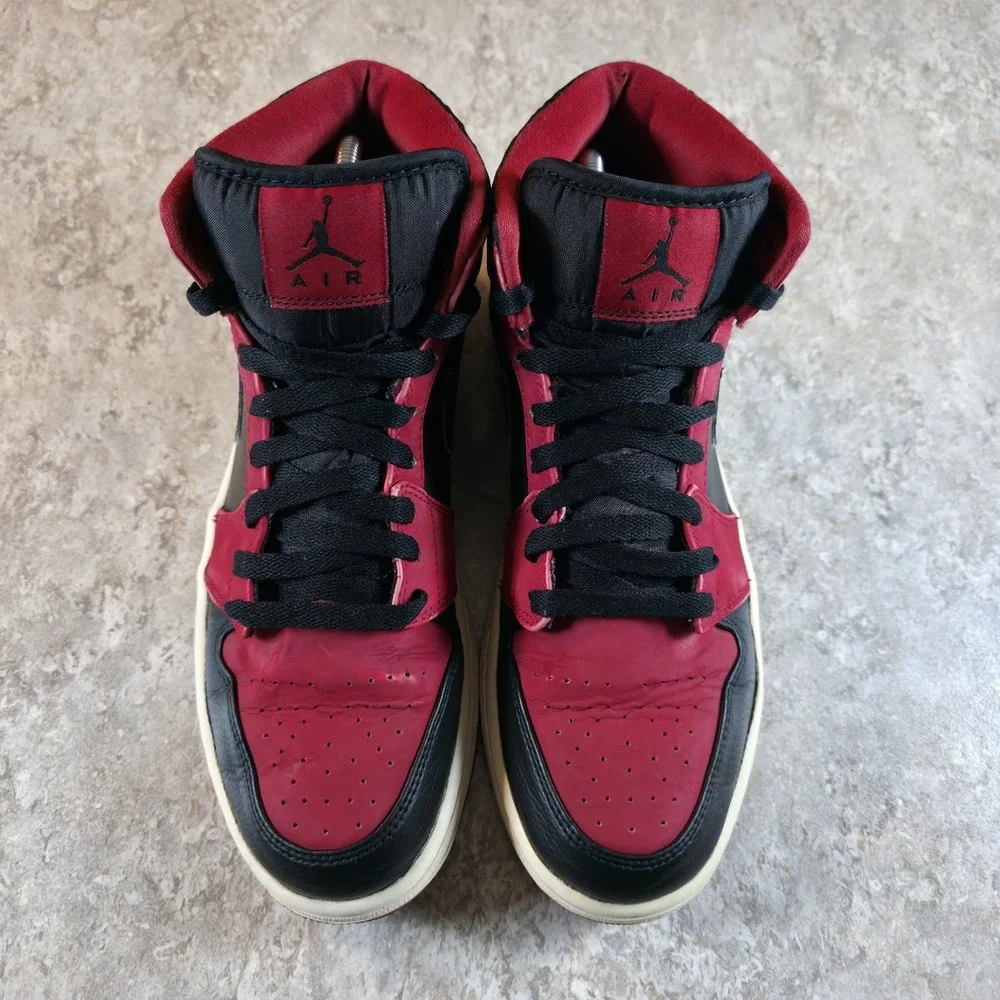 Jordan 1 Mid Reverse Bred Sneakers Mens Size 9.5 Red Black White Shoes *Clean.